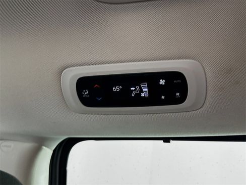 Used 2021 Chrysler Pacifica Touring w/ Cold Weather Group image 26