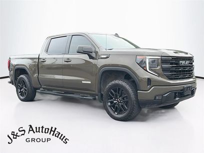 Used 2024 GMC Sierra 1500 Elevation w/ LPO, Elevation Black Package