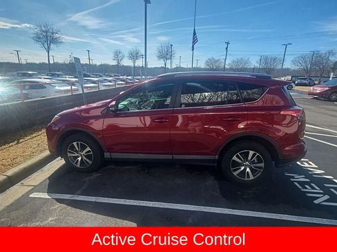 Used 2018 Toyota RAV4 XLE image 17