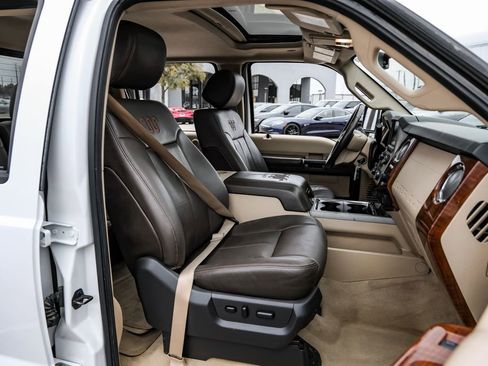 Used 2016 Ford F250 King Ranch w/ FX4 Off-Road Package image 32