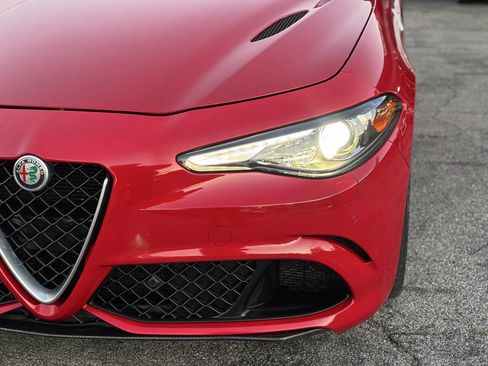 Used 2018 Alfa Romeo Giulia Quadrifoglio w/ Driver Assist Dynamic Package image 30