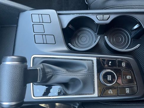 Used 2025 Kia Sportage LX image 38