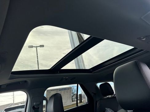 New 2024 Ford Explorer XLT w/ Equipment Group 202A AWD/4WD image 39