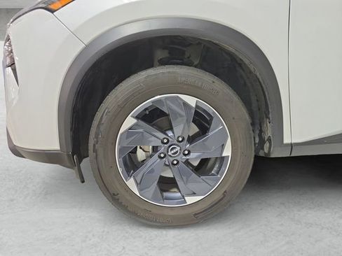 Used 2024 Nissan Rogue SV image 23