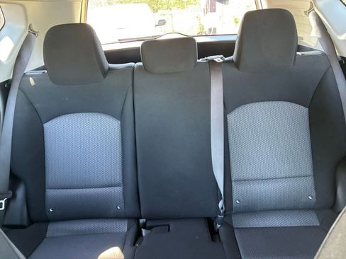 Used 2025 Kia Soul LX w/ LX Technology Package FWD image 36