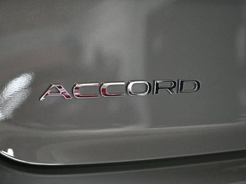 Used 2025 Honda Accord Touring image 12