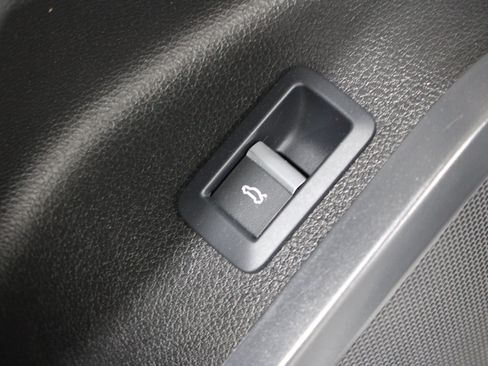 Used 2023 Audi Q5 2.0T Premium AWD/4WD image 9