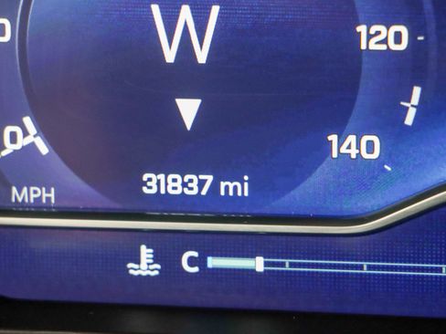 Used 2024 Chevrolet Silverado 3500 LT image 17