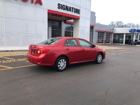 Used 2009 Toyota Corolla LE image 2