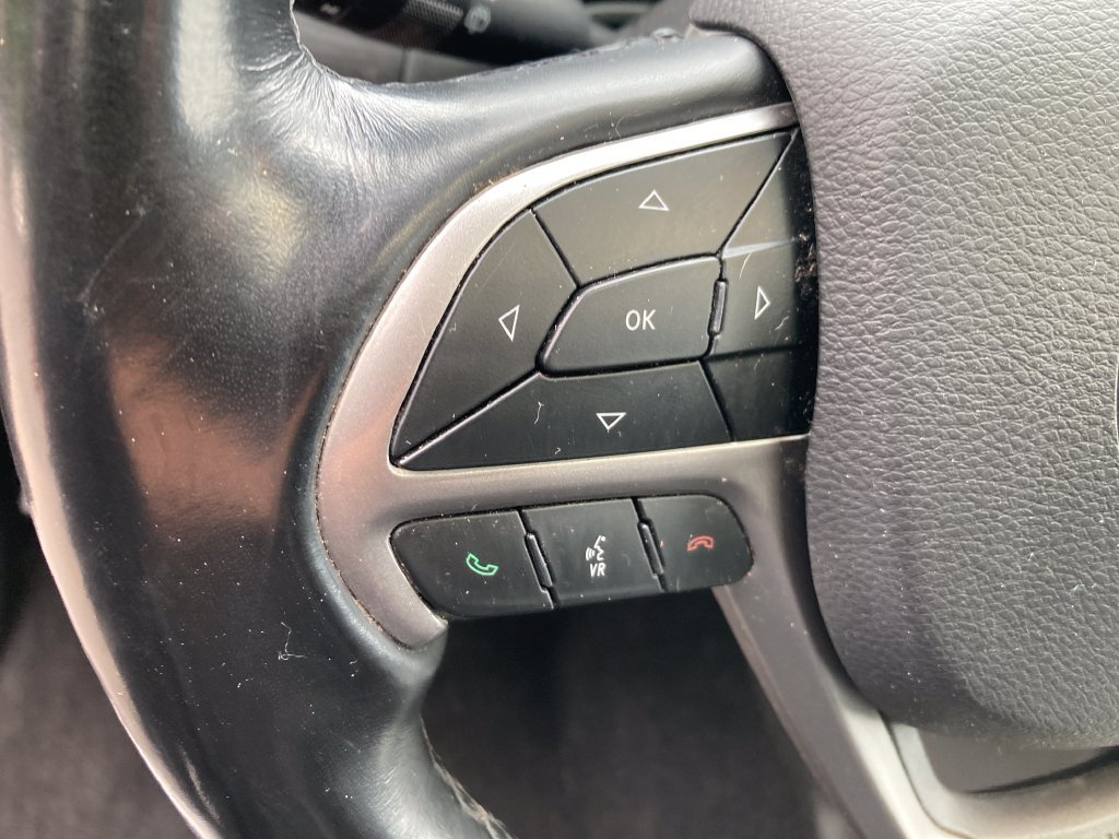 Used 2021 Jeep Grand Cherokee Limited AWD/4WD image 39
