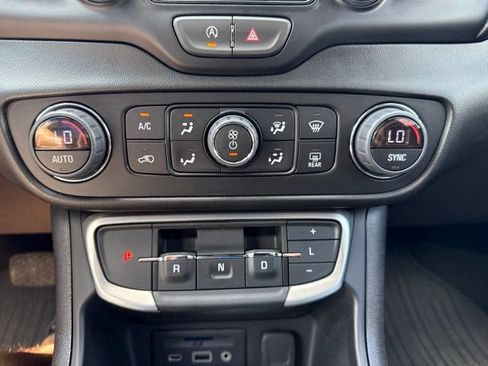 Used 2024 GMC Terrain SLT w/ Tech Package AWD/4WD image 20