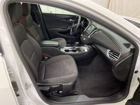 Used 2018 Chevrolet Malibu LT image 21