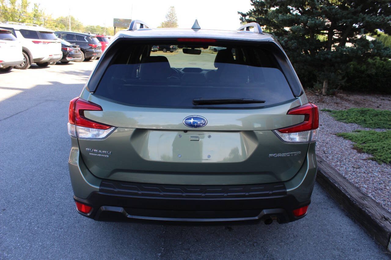 Used 2019 Subaru Forester Premium w/ All-Weather Package AWD/4WD image 6