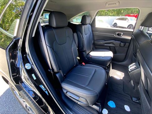 Used 2023 Kia Sorento EX AWD/4WD image 29
