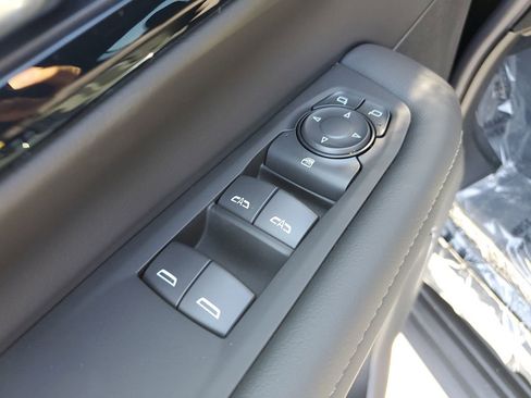 New 2026 Chevrolet Suburban LS image 19