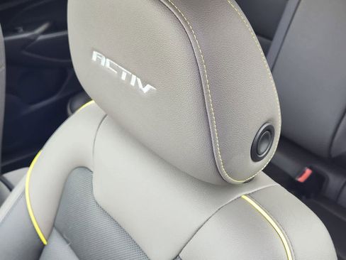 Used 2025 Chevrolet Trax ACTIV FWD image 14