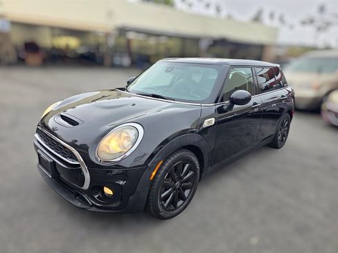 Used 2017 MINI Cooper Clubman S FWD image 1