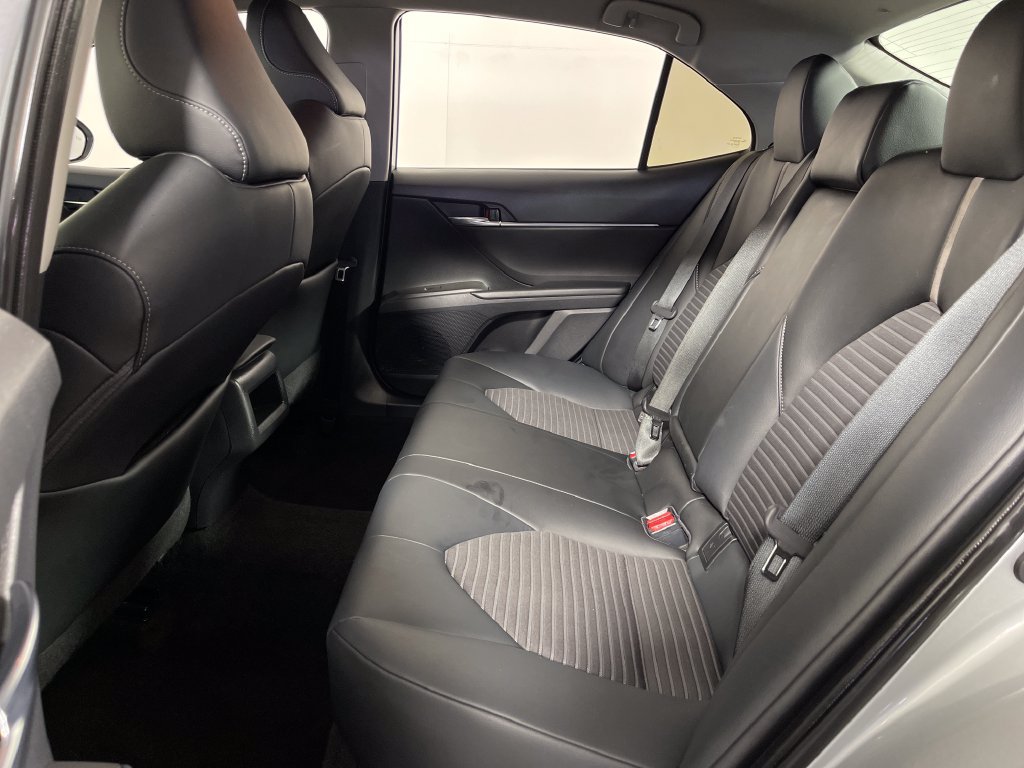 Used 2021 Toyota Camry SE w/ Convenience Package FWD image 13