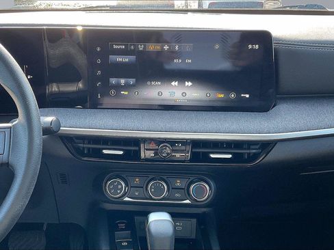 Certified 2025 Nissan Kicks SV FWD image 7