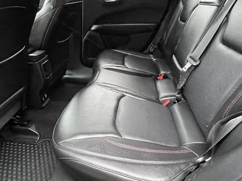 Used 2018 Jeep Compass Trailhawk w/ Leather Interior Group AWD/4WD image 15