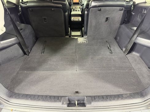 Used 2013 Toyota Highlander SE FWD image 25
