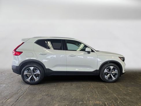 Certified 2023 Volvo XC40 B5 Plus w/ Driver Assist Package image 4