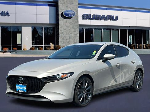 Used 2022 MAZDA MAZDA3 s FWD image 1