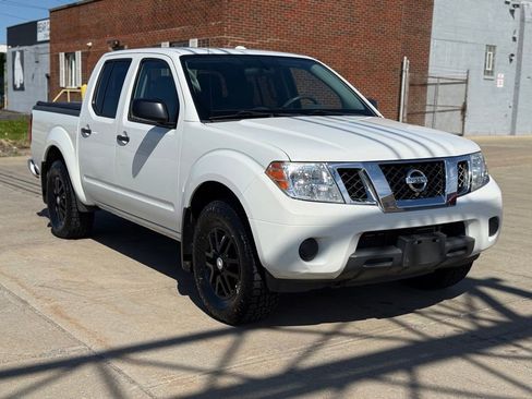 Used 2018 Nissan Frontier SV AWD/4WD image 4