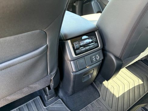 Used 2024 Subaru Ascent Onyx Edition AWD/4WD image 31