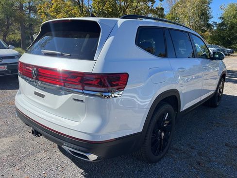 New 2026 Volkswagen Atlas SE image 6