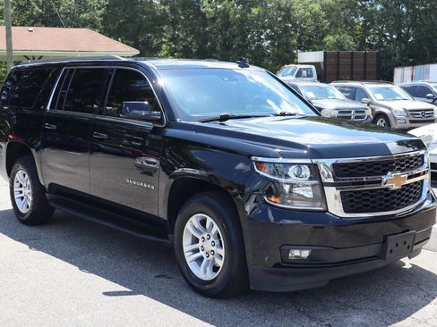 Used 2020 Chevrolet Suburban LT AWD/4WD image 3