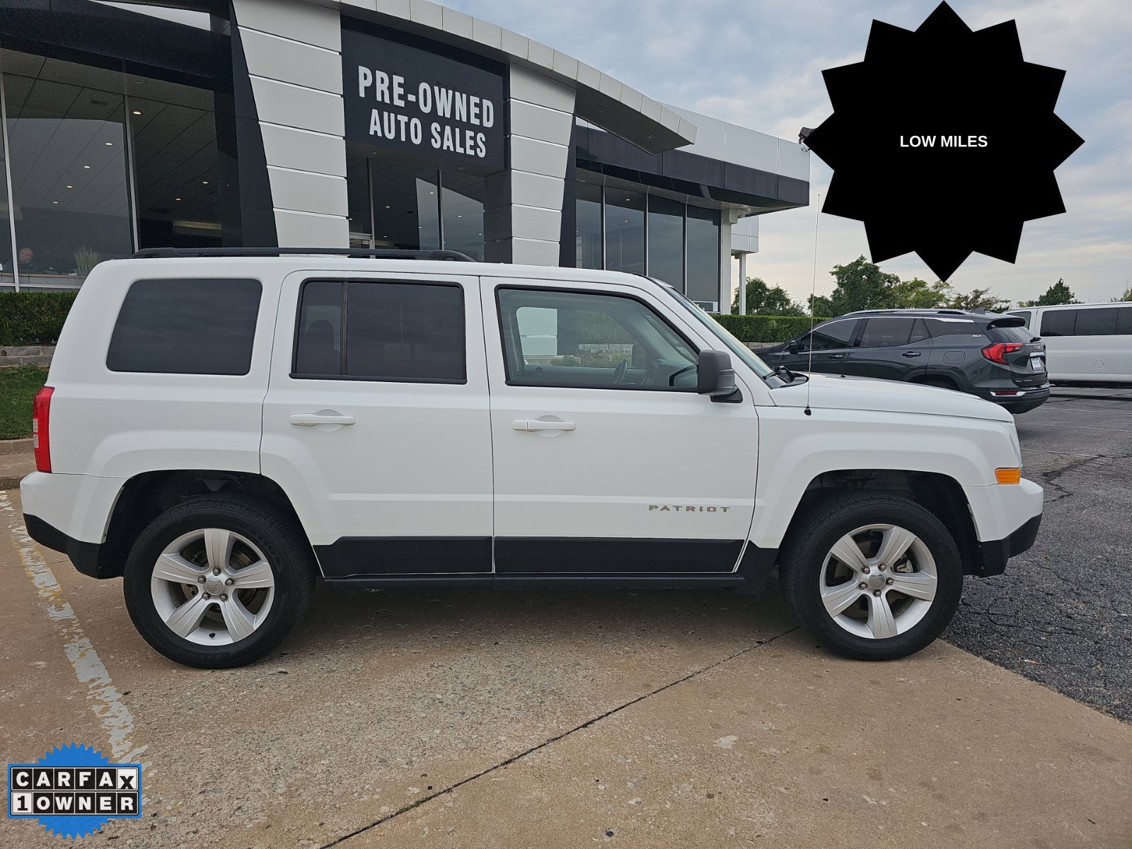 Used 2016 Jeep Patriot Latitude AWD/4WD image 2