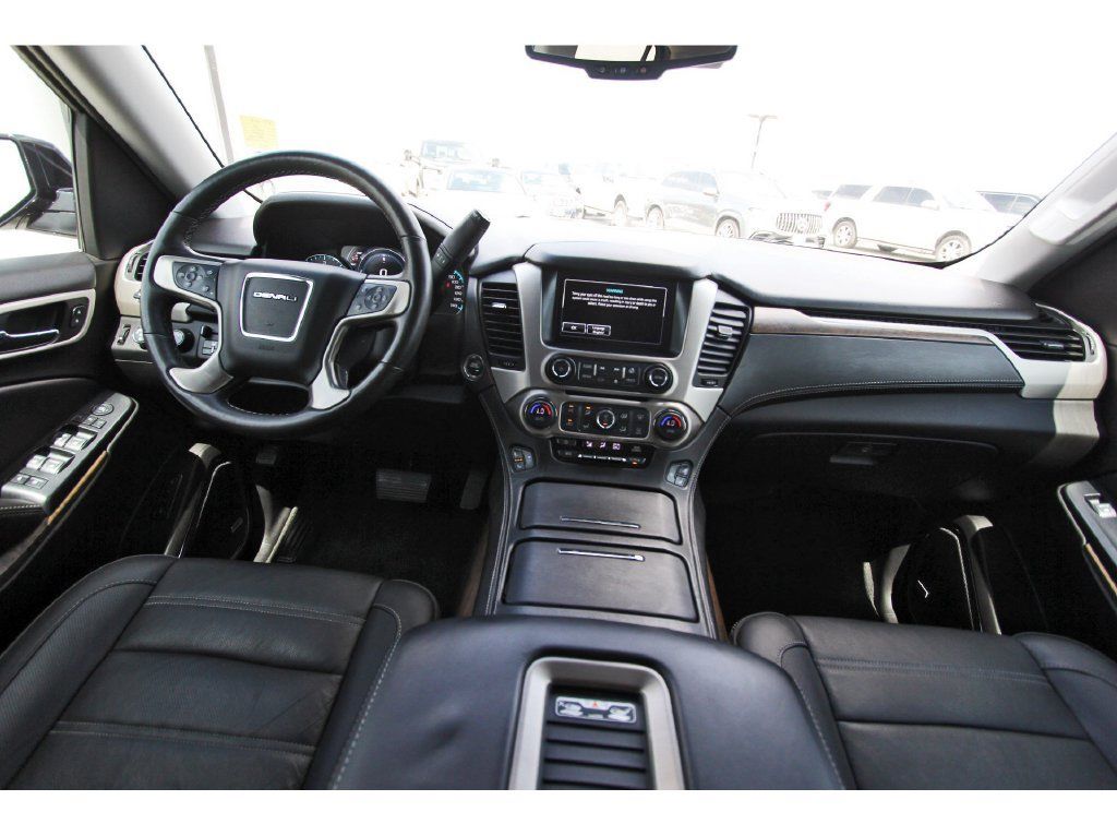 Used 2018 GMC Yukon Denali w/ Open Road Package AWD/4WD image 9
