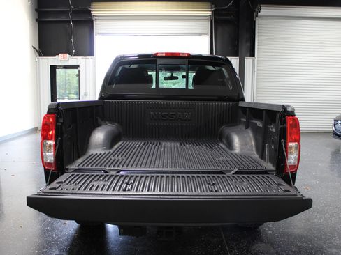 Used 2015 Nissan Frontier SV RWD image 26