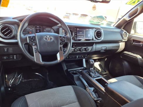 Used 2020 Toyota Tacoma TRD Sport image 9