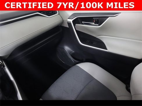Used 2022 Toyota RAV4 XLE w/ Convenience Package image 15