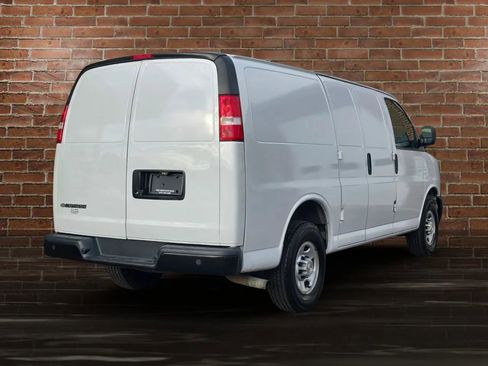 Used 2020 Chevrolet Express 2500 Regular Van 3D image 8