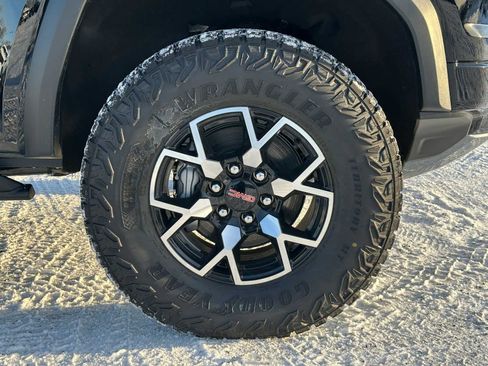 New 2026 GMC Canyon AT4X image 9