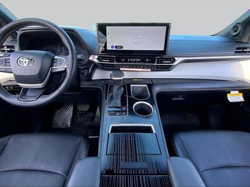 Certified 2026 Toyota Sienna XSE FWD image 15