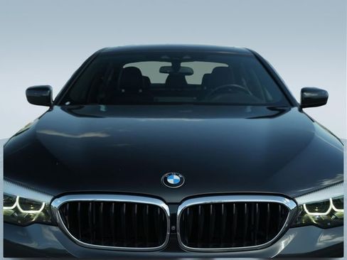 Used 2020 BMW 530i w/ Convenience Package RWD image 39