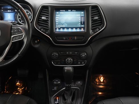 Used 2021 Jeep Cherokee Latitude Lux 80th Anniv w/ Quick Order Package 26U 80TH image 15