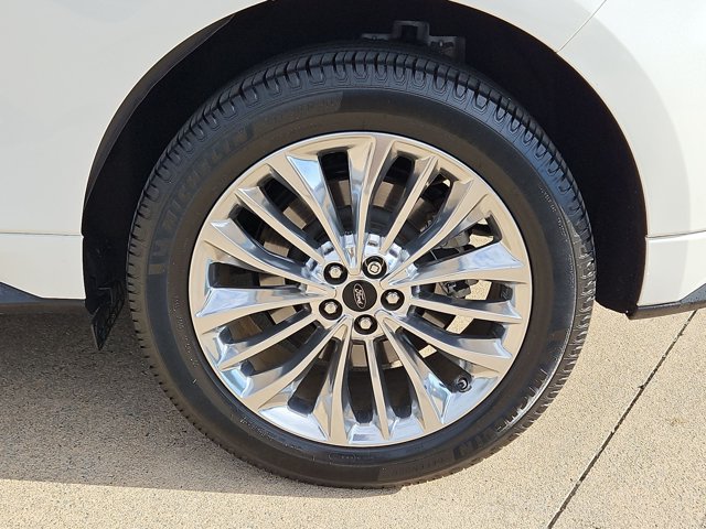 Used 2022 Ford Edge Titanium w/ Equipment Group 301A AWD/4WD image 25