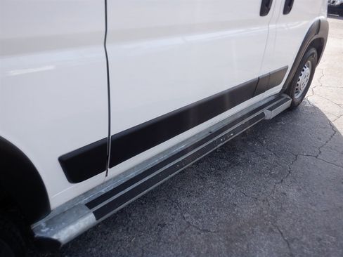 Used 2025 RAM ProMaster 2500 w/ U-Haul Equipment Group FWD image 8