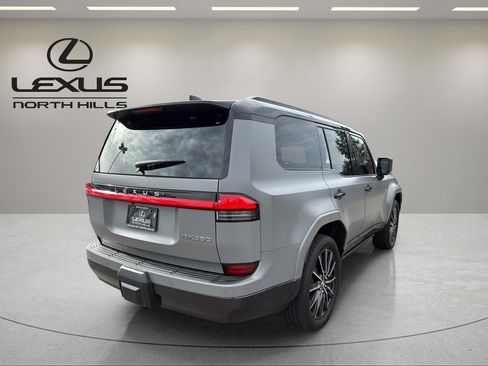 Used 2024 Lexus GX 550 w/ Accessory Package (2T) AWD/4WD image 5