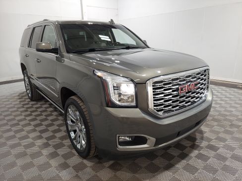 Used 2018 GMC Yukon Denali AWD/4WD image 4