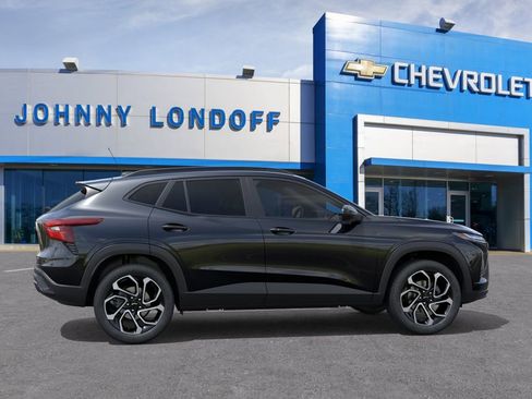 New 2026 Chevrolet Trax RS w/ Sunroof Package FWD image 5