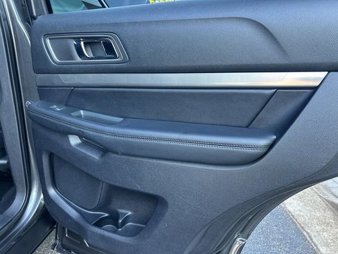 Used 2019 Ford Explorer XLT image 23