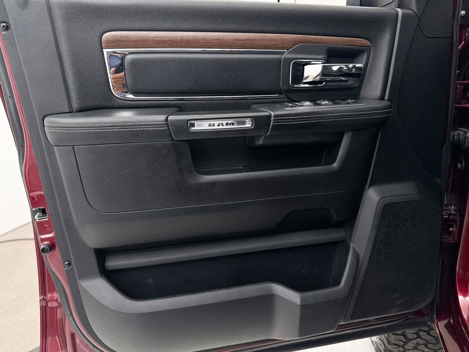 Used 2016 RAM 1500 Laramie w/ Convenience Group AWD/4WD image 20