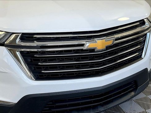 Used 2022 Chevrolet Traverse LT FWD image 32
