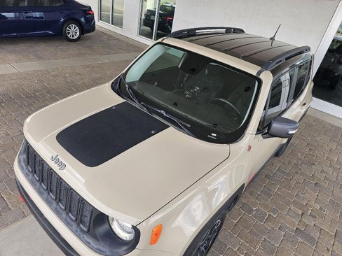 Used 2016 Jeep Renegade Trailhawk w/ Safety & Security Group image 16